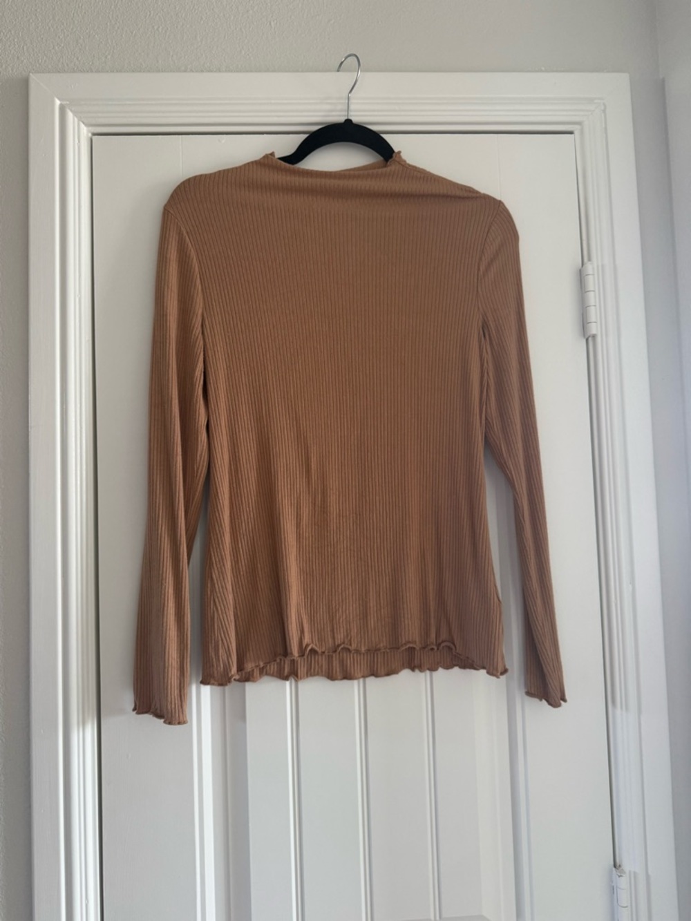 Express Ribbed Long-Sleeve Top in Camel Brown